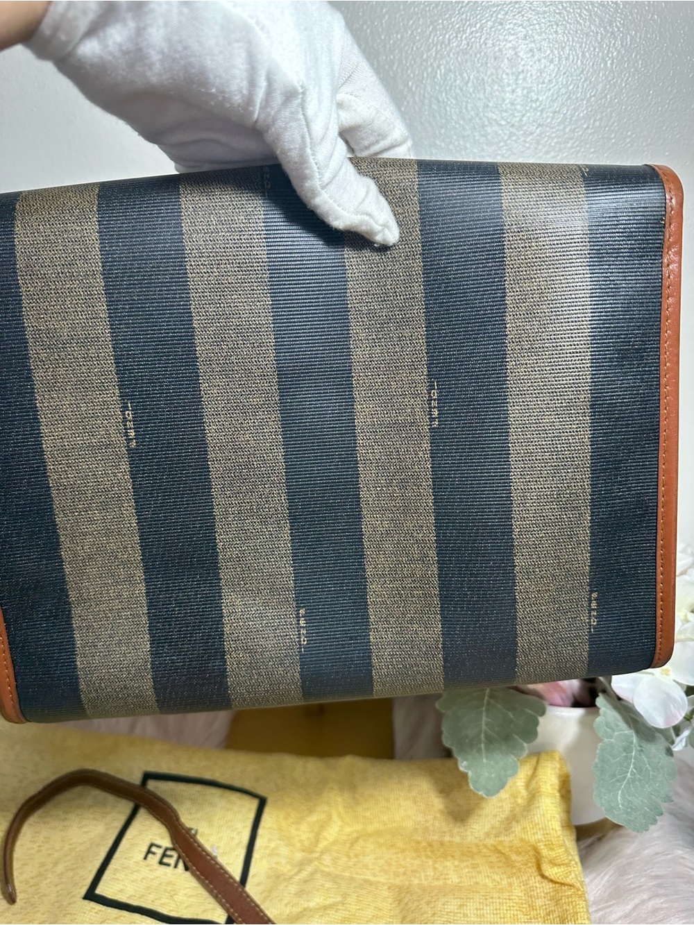 Vintage FENDI crossbody bag - Picture 12 of 15